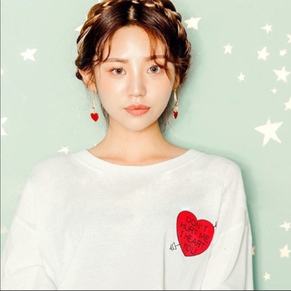 Last 1!!! 💕Red Heart Faux Pearl Earrings 💕 - Picture 3 of 4